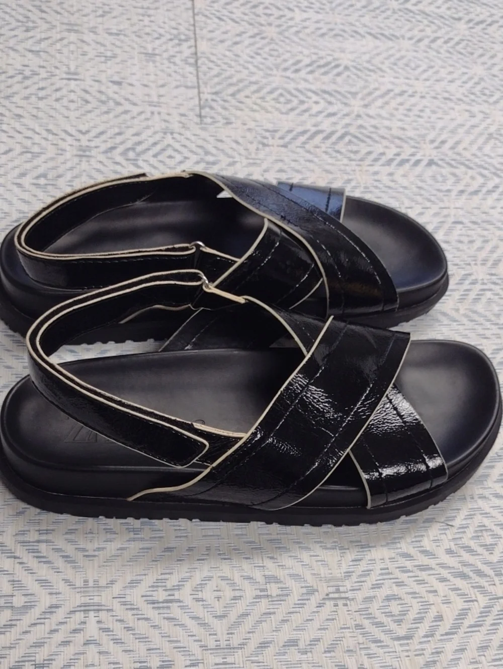 Zara Black Patent Cross-Strap Slingback Sandals,Comfortable and soft. - Picture 16 of 16